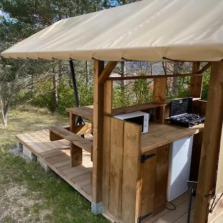 Camping Les Hauts De Rosans Exterior photo